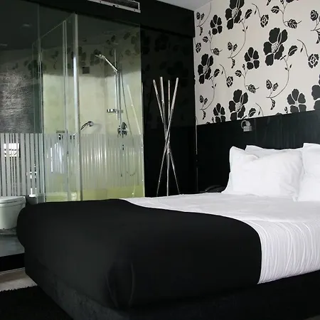 Design 4* 푼샬