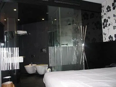 מלון Design 4*